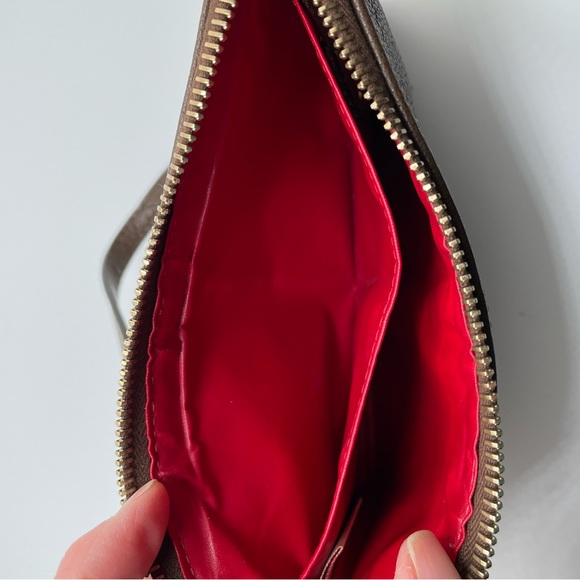 EUC Dooney & Bourke leather Wristlet - Picture 7 of 8